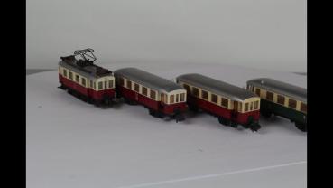 Arnold 2960 Tramm mit 4 Wagen analog