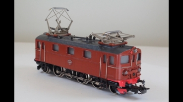 Preview: Märklin 3030-2 Schwedenlok braun AC analog