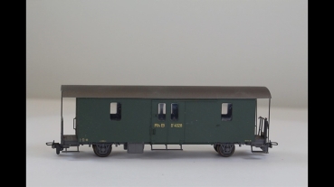 Bemo3264-1 Gepäckwagen RhB D4028 grün