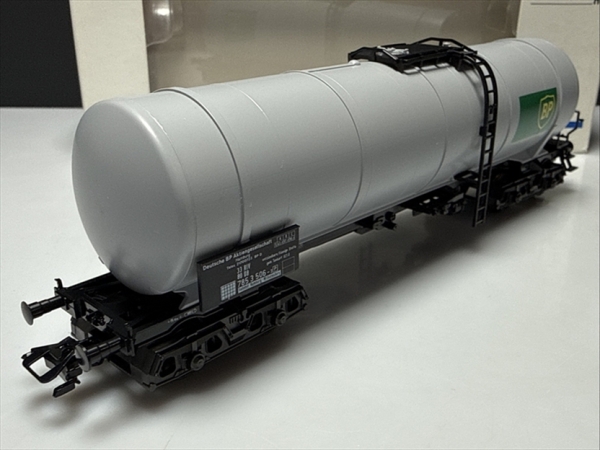 Märklin 4758 Kesselwagen BP 4 achsig grau