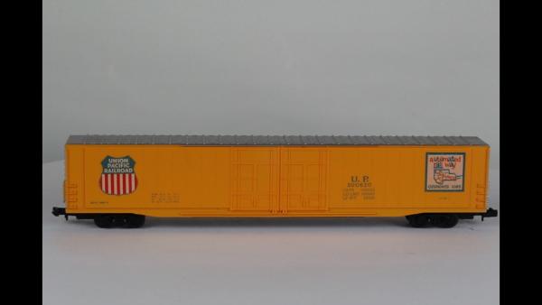 Arnold 0404 Gedekter Güterwagen Union Pacific N DC