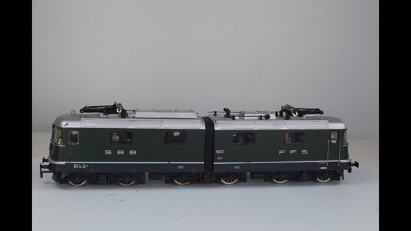 Hag 200-3 Re6/6 Gelenklok AC analog