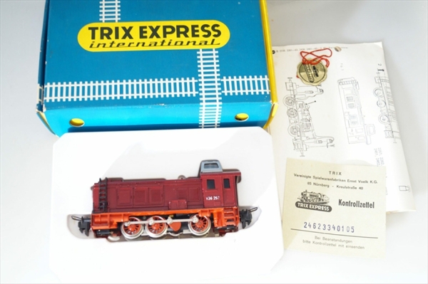 Trix Express 2461 Diesellok DC analog