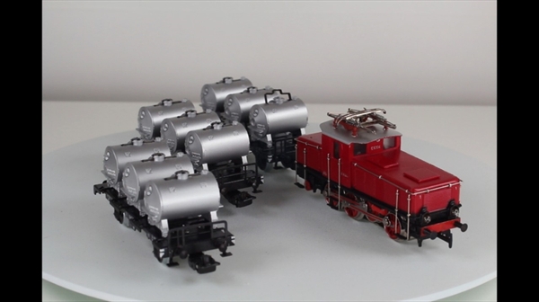 Märklin 2847 Rangierlok mit 3 Behälterwagen analog