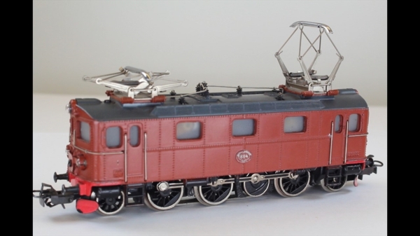 Märklin 3030-2 Schwedenlok braun AC analog