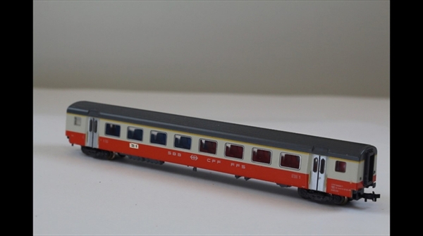 Minitrix 3146 Pers.-Wg. Swiss Express 1Kl. N