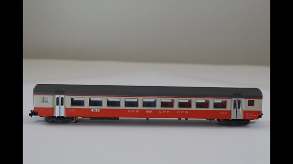 Minitrix 3147 Pers.-Wg. Swiss Express 2Kl. N