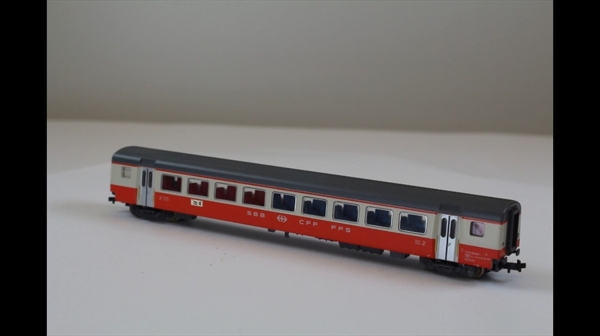 Minitrix 3147 Pers.-Wg. Swiss Express 2Kl. N