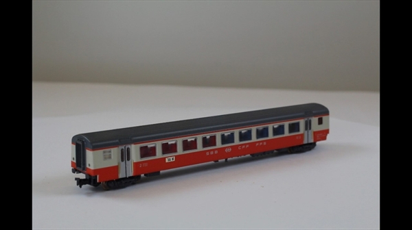 Minitrix 3147 Pers.-Wg. Swiss Express 2Kl. N
