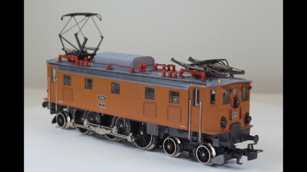 Märklin 3151-7 Ae 3-6 AC analog braun