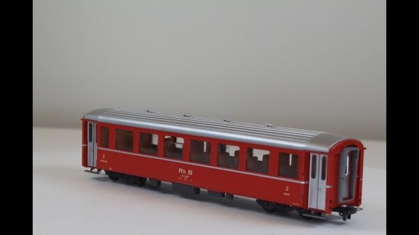 Bemo 32258137 Personenwagen 2Klasse RHB B2457 grün 