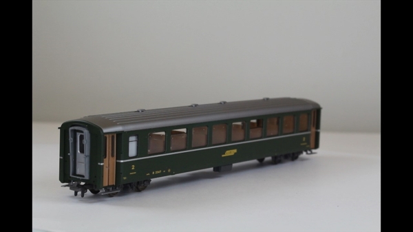 Bemo 3251 Personenwagen 2Klasse RHB B2347 grün 