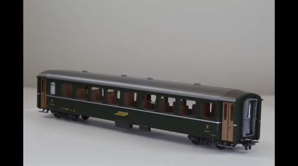 Bemo 3251 Personenwagen 2Klasse RHB B2347 grün 