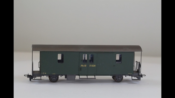 Bemo3264-1 Gepäckwagen RhB D4028 grün