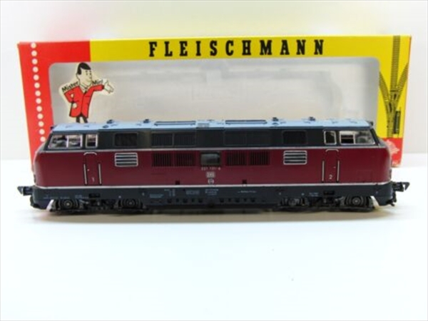 Fleischmann 4235 Diesellok 221 131-6 DB DC-analog