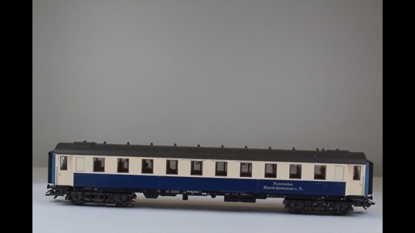 Märklin 42752-4 Oltimer Wagen,beleuchtet+Figuten