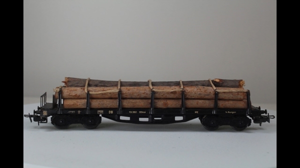 Märklin 4516 Rungenwagen mit Holz beladen
