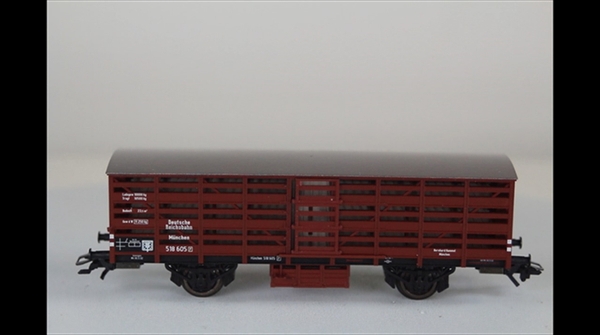 Märklin 46161  Gedeckter Güterwagen DR