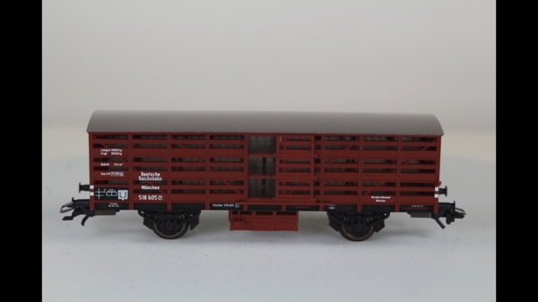 Märklin 46161  Gedeckter Güterwagen DR