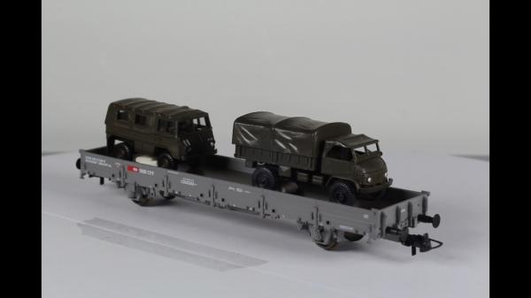 Roco 66739 Rungenwagen SBB mit 2 Militärfahrzeuge