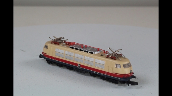 Märklin 8854 E-Lok BR103 TEE DC analog  Z