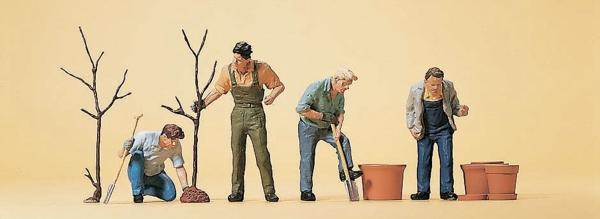 10466 Preiser Beim Pflanzen