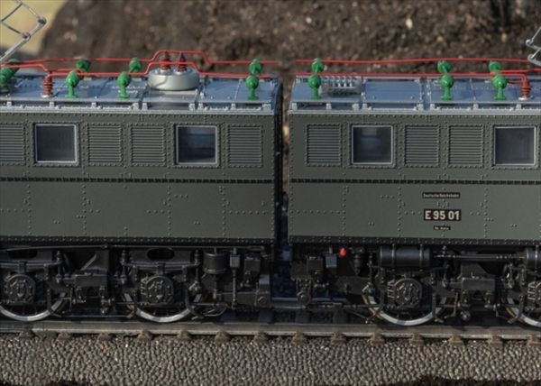 Trix 25950 Elektrolokomotive Baureihe E 95